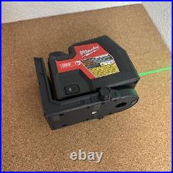 Milwaukee 3522-20 Green Laser Level Cross Line Plumb Point with Case USED